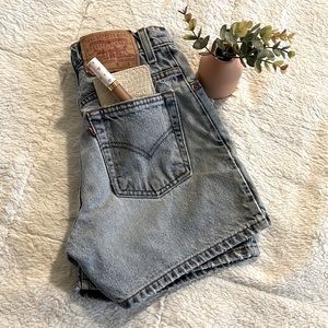 Vintage Levi’s Jean Shorts